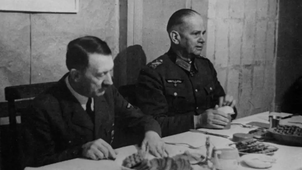 How tall was adolf hitler?