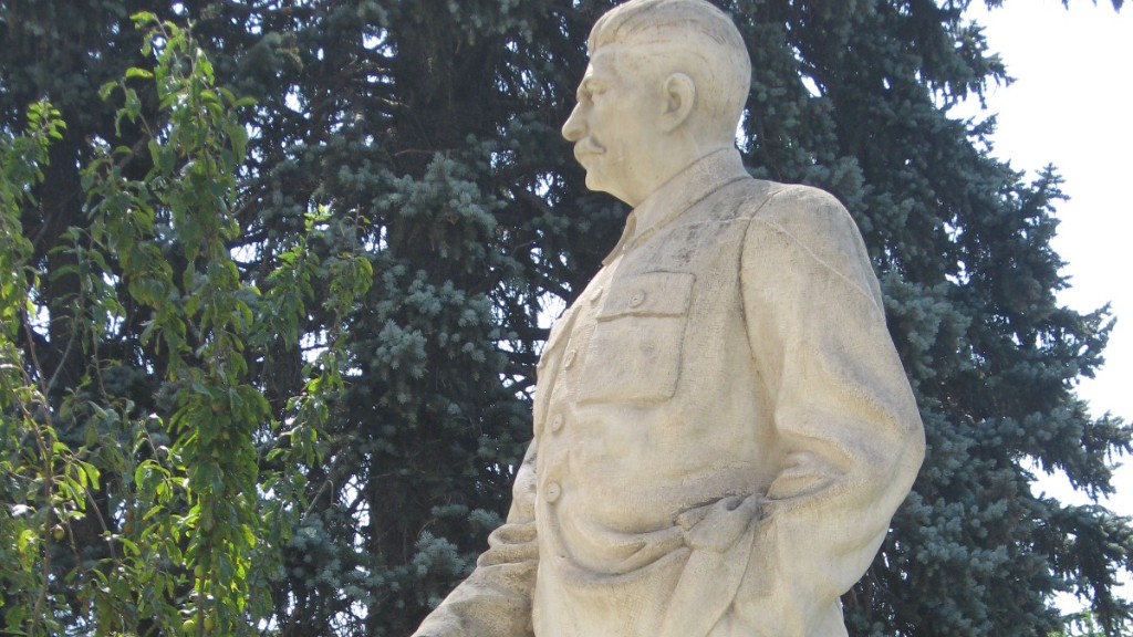 How did joseph stalin raise to power?