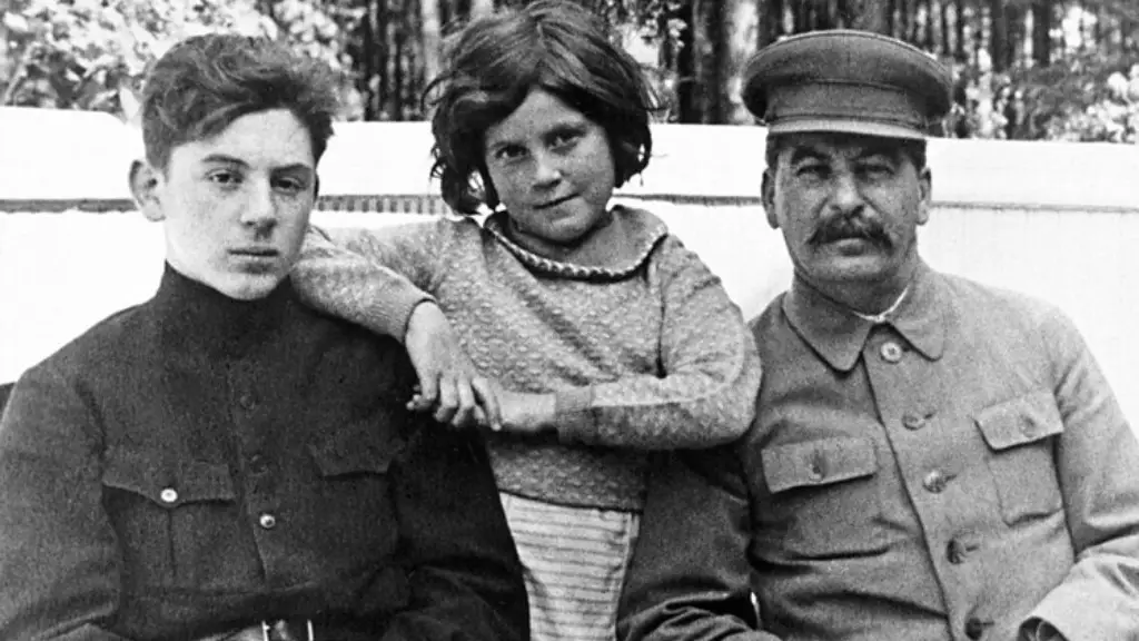 How and why did joseph stalin industrilze?